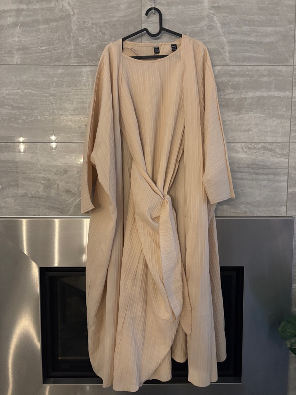 SET Beige Pleated Knot-Front Maxi Dress and Kimono (SOLD TOGETHER)